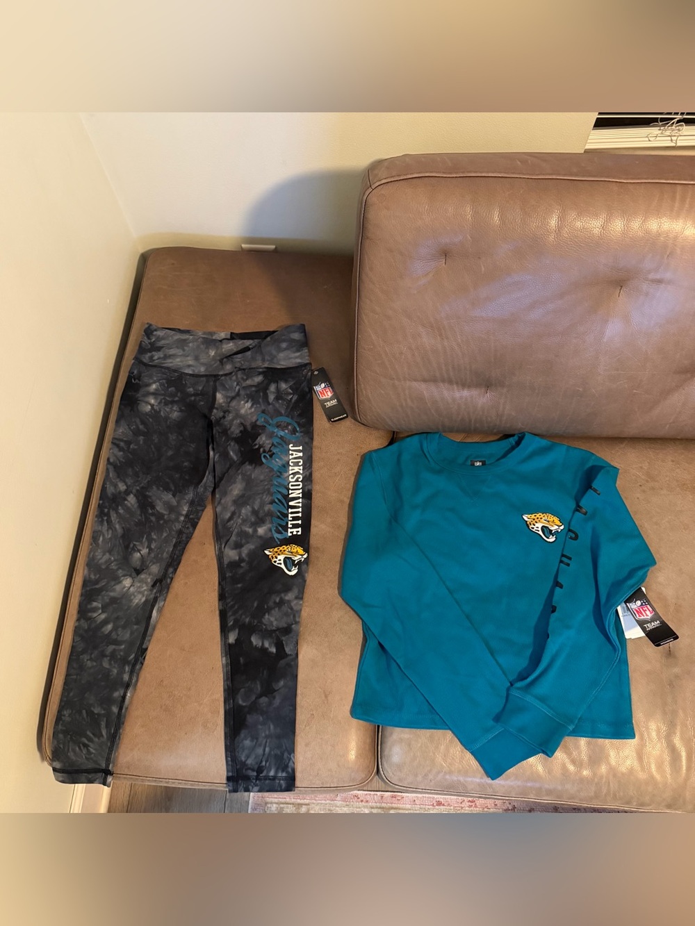 NWT Jacksonville Jaguars Leggings Long Sleeve Shirt Set Small